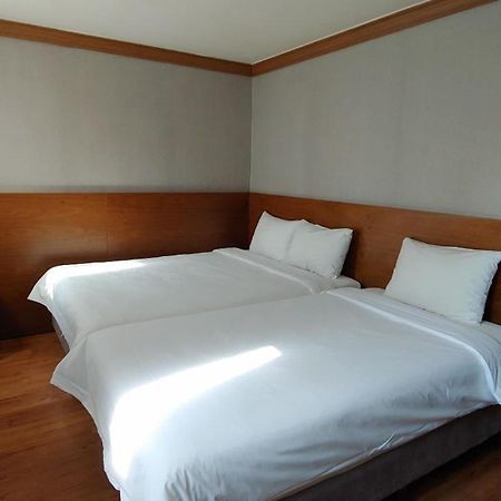 Dawn Beach Hotel Busan Esterno foto