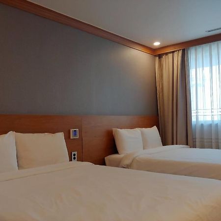 Dawn Beach Hotel Busan Esterno foto