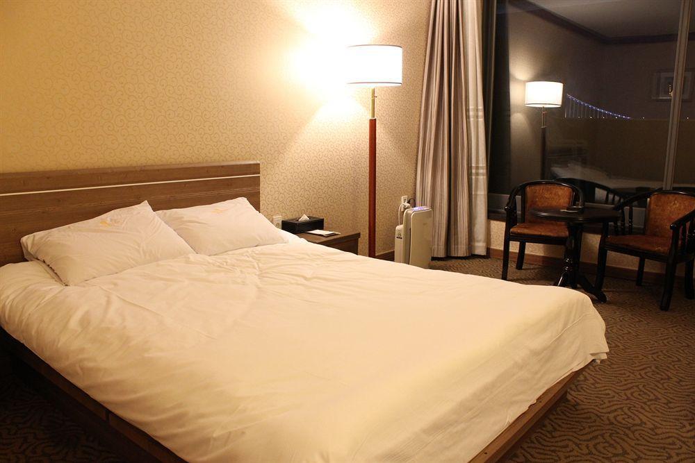 Dawn Beach Hotel Busan Esterno foto