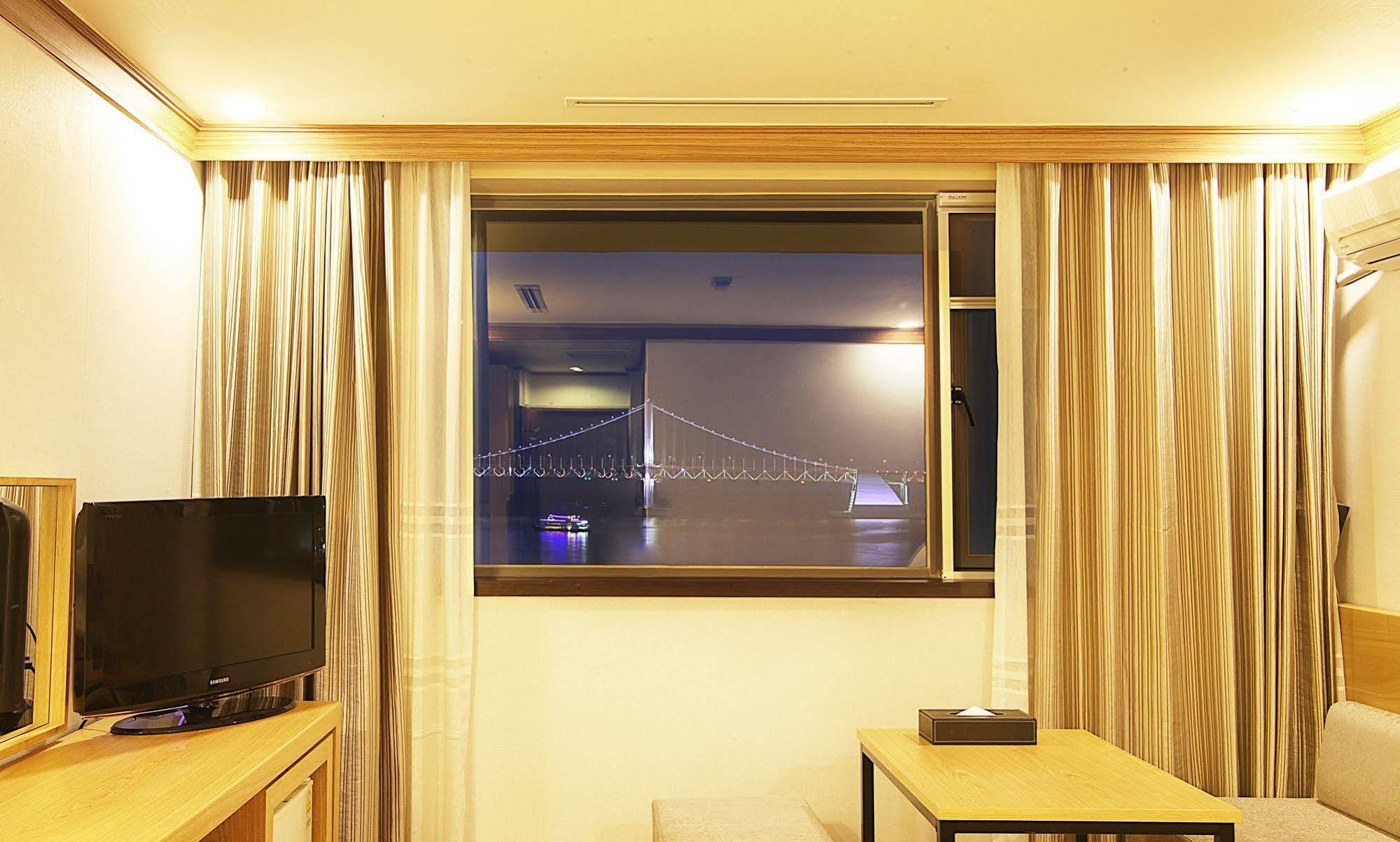 Dawn Beach Hotel Busan Esterno foto