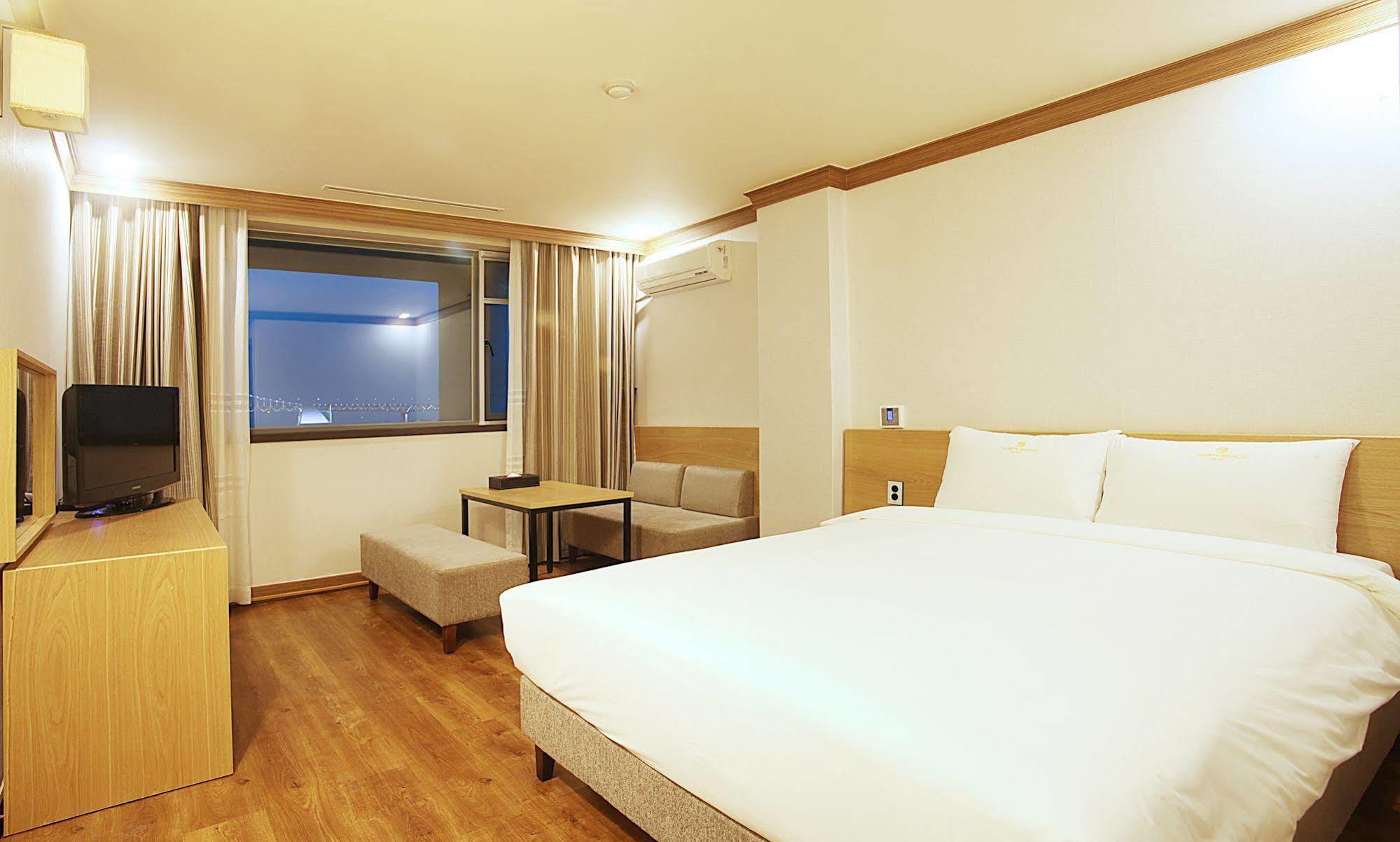 Dawn Beach Hotel Busan Esterno foto