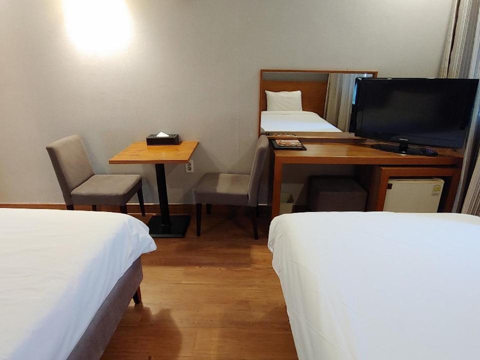 Dawn Beach Hotel Busan Esterno foto